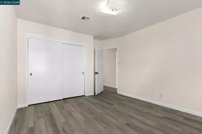 650 Hillsborough St, Oakland, CA 94606 - Photo 27