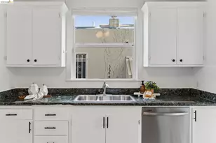 5721 Roberts Ave, Oakland, CA 94605 - Photo 23