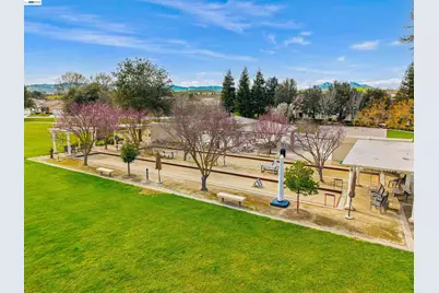 1360 McPrince Ln, Brentwood, CA 94513 - Photo 43