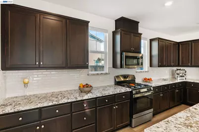 2517 Cyan Dr, Fairfield, CA 94533 - Photo 9