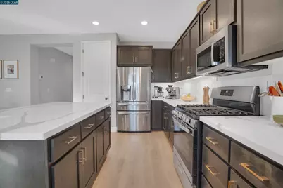 2037 Shrike Ct, Vacaville, CA 95688 - Photo 11