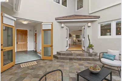 244 Cross Rd, Oakland, CA 94618 - Photo 25