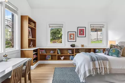 244 Cross Rd, Oakland, CA 94618 - Photo 35