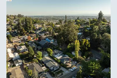 3920 Edgemoor Pl, Oakland, CA 94605 - Photo 51