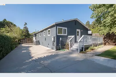 3920 Edgemoor Pl, Oakland, CA 94605 - Photo 37