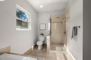 3920 Edgemoor Pl, Oakland, CA 94605 - Photo 33