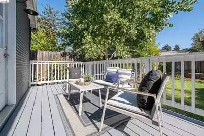 3920 Edgemoor Pl, Oakland, CA 94605 - Photo 35