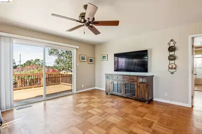 11023 Cameron Ave, Oakland, CA 94605 - Photo 23