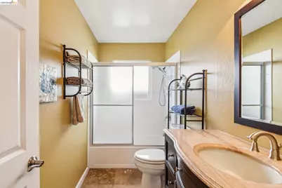 11023 Cameron Ave, Oakland, CA 94605 - Photo 33