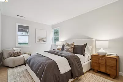 1925 Manzanita Dr, Oakland, CA 94611 - Photo 35