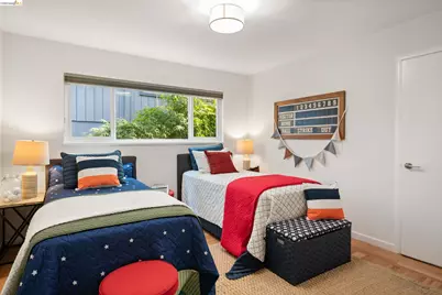 22 Rydal Ct, Oakland, CA 94611 - Photo 23