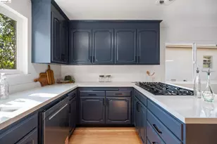 22 Rydal Ct, Oakland, CA 94611 - Photo 9