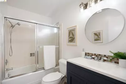 22 Rydal Ct, Oakland, CA 94611 - Photo 21