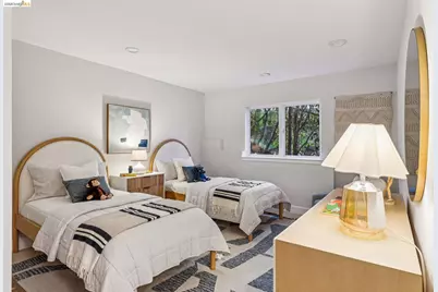 7084 Westmoorland Dr, Berkeley, CA 94705 - Photo 41