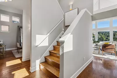 7084 Westmoorland Dr, Berkeley, CA 94705 - Photo 5