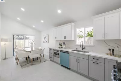 34858 Starling Dr, Union City, CA 94587 - Photo 7