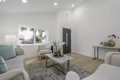 34858 Starling Dr, Union City, CA 94587 - Photo 3