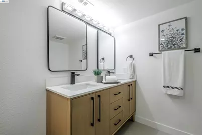 34858 Starling Dr, Union City, CA 94587 - Photo 15