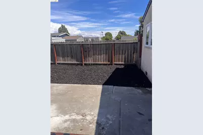 6230 Hayes St, Oakland, CA 94621 - Photo 27