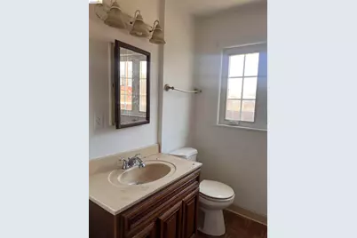 6230 Hayes St, Oakland, CA 94621 - Photo 21