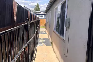 6230 Hayes St, Oakland, CA 94621 - Photo 5