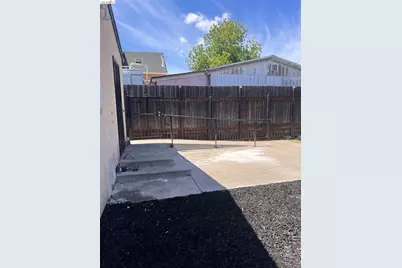 6230 Hayes St, Oakland, CA 94621 - Photo 25
