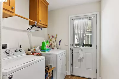 156 Tiki Ln, Pittsburg, CA 94565 - Photo 21