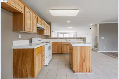 1255 Day Light Dr, Merced, CA 95348 - Photo 9