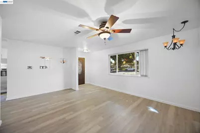 2921 Rimrock Ct, Modesto, CA 95355 - Photo 9