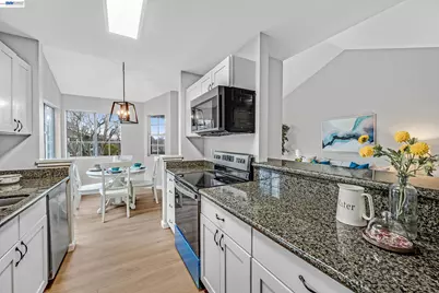 7815 Canyon Meadow Cir #H, Pleasanton, CA 94588 - Photo 13