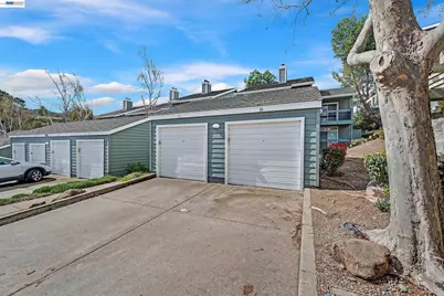 7815 Canyon Meadow Cir #H, Pleasanton, CA 94588 - Photo 3