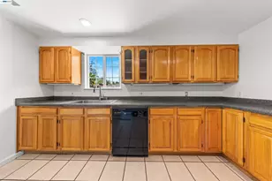 2102 Overhill Rd, Concord, CA 94520 - Photo 25