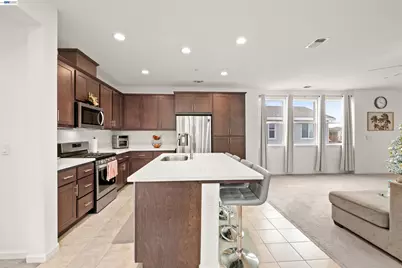 17575 Altair Way, Lathrop, CA 95330 - Photo 5