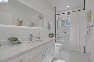 6956 Sayre Dr, Oakland, CA 94611 - Photo 21