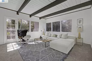 6956 Sayre Dr, Oakland, CA 94611 - Photo 15