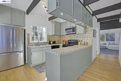 6956 Sayre Drive, Oakland, CA 94611 - Photo 25