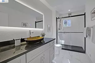 6956 Sayre Dr, Oakland, CA 94611 - Photo 37