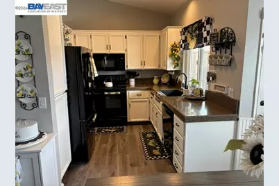 1695 Lavelle Smith Dr, Tracy, CA 95376 - Photo 5