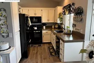 1695 Lavelle Smith Dr, Tracy, CA 95376 - Photo 5