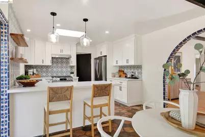 5914 Thornhill Drive, Oakland, CA 94611 - Photo 15