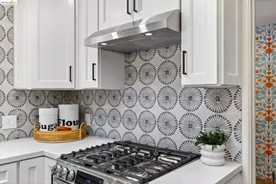 5914 Thornhill Drive, Oakland, CA 94611 - Photo 21