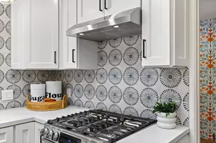 5914 Thornhill Dr, Oakland, CA 94611 - Photo 21