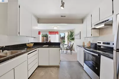 27773 Pistachio Ct, Hayward, CA 94544 - Photo 13