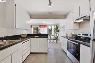 27773 Pistachio Ct, Hayward, CA 94544 - Photo 13