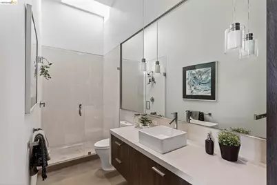 811 Folger Ave, Berkeley, CA 94710 - Photo 19