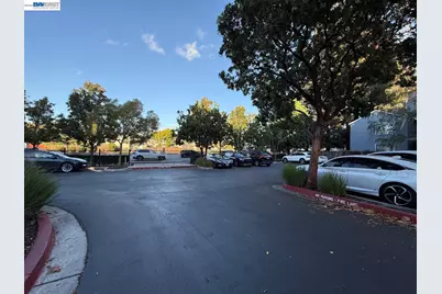 2200 Beech Cir, San Jose, CA 95131 - Photo 25