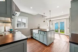 1066 Bayview Ave, Oakland, CA 94610 - Photo 11