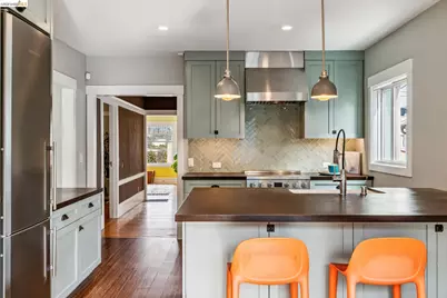 1066 Bayview Ave, Oakland, CA 94610 - Photo 15