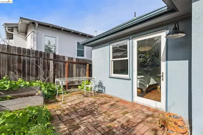 1066 Bayview Ave, Oakland, CA 94610 - Photo 29