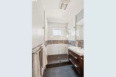 1066 Bayview Ave, Oakland, CA 94610 - Photo 23